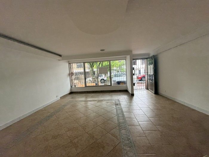 Casa en arriendo Valle Del Cauca Cali El Gran Limonar - Cataya 320 m2 Habitaciones 4 Baños 3 Garajes 2 Precio $4500000