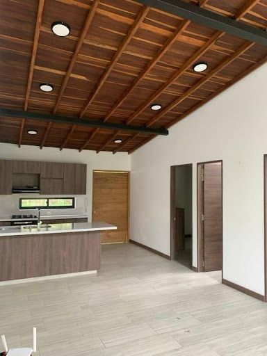 Casa Campestre en arriendo Antioquia Marinilla La Industrial 120 m2 Habitaciones 4 Baños 2 Garajes 1 Precio $4700000