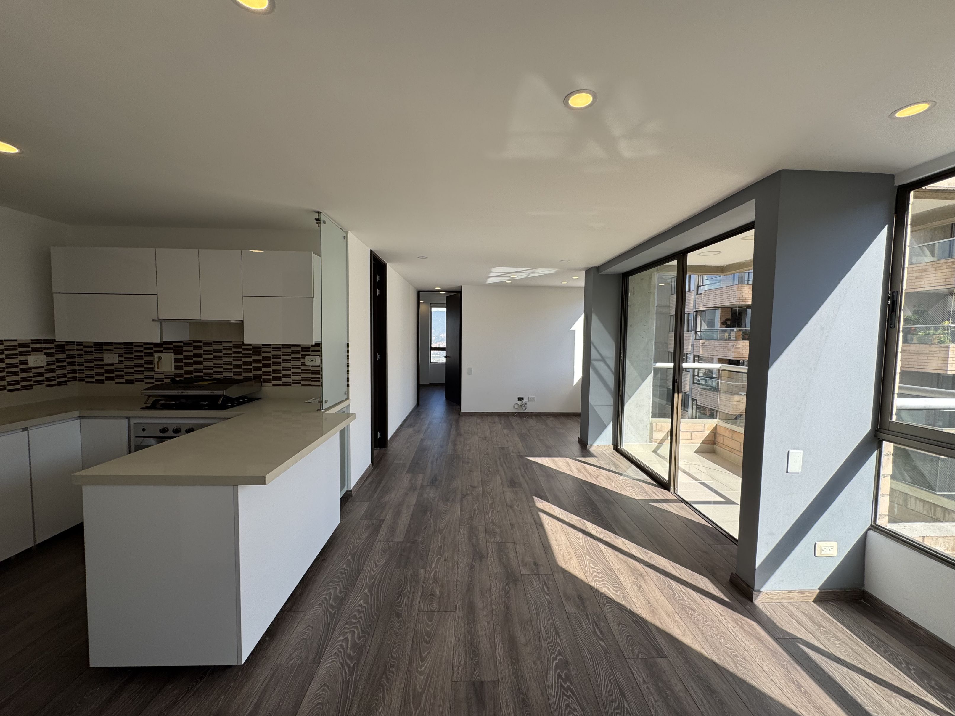 Apartamento en venta Antioquia Medellín Altos Del Poblado 68 m2 Habitaciones 2 Baños 2 Garajes 2 Precio $680000000