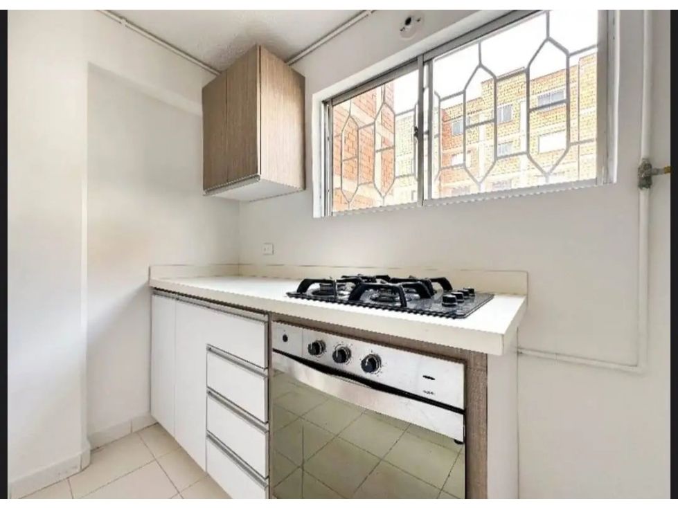 Apartamento en arriendo Antioquia Medellín Los Alpes 76 m2 Habitaciones 3 Baños 1 Garajes 1 Precio $2600000
