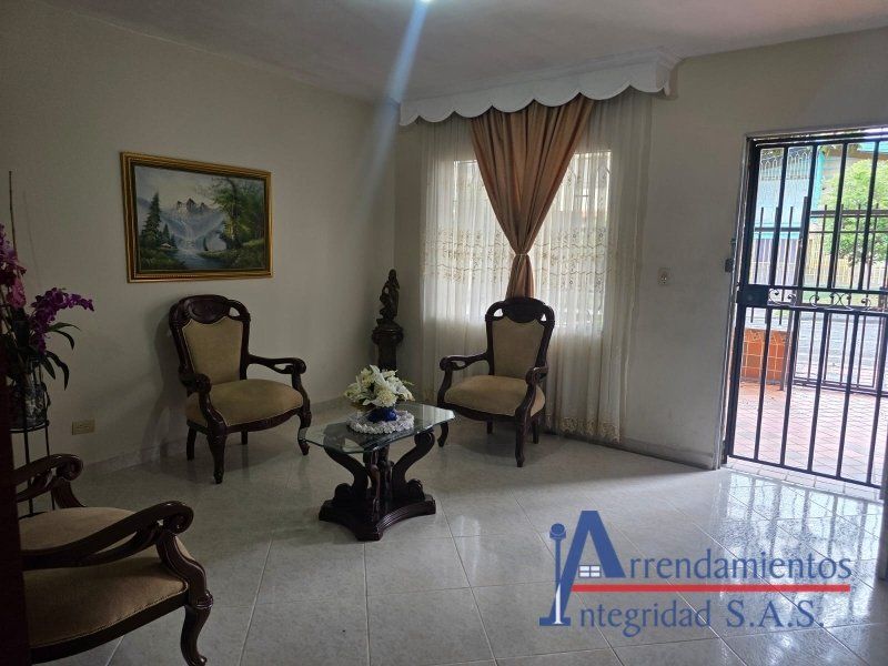 Casa en venta Antioquia Medellín Loma De Los Bernal 200 m2 Habitaciones 5 Baños 2 Garajes 0 Precio $750000000