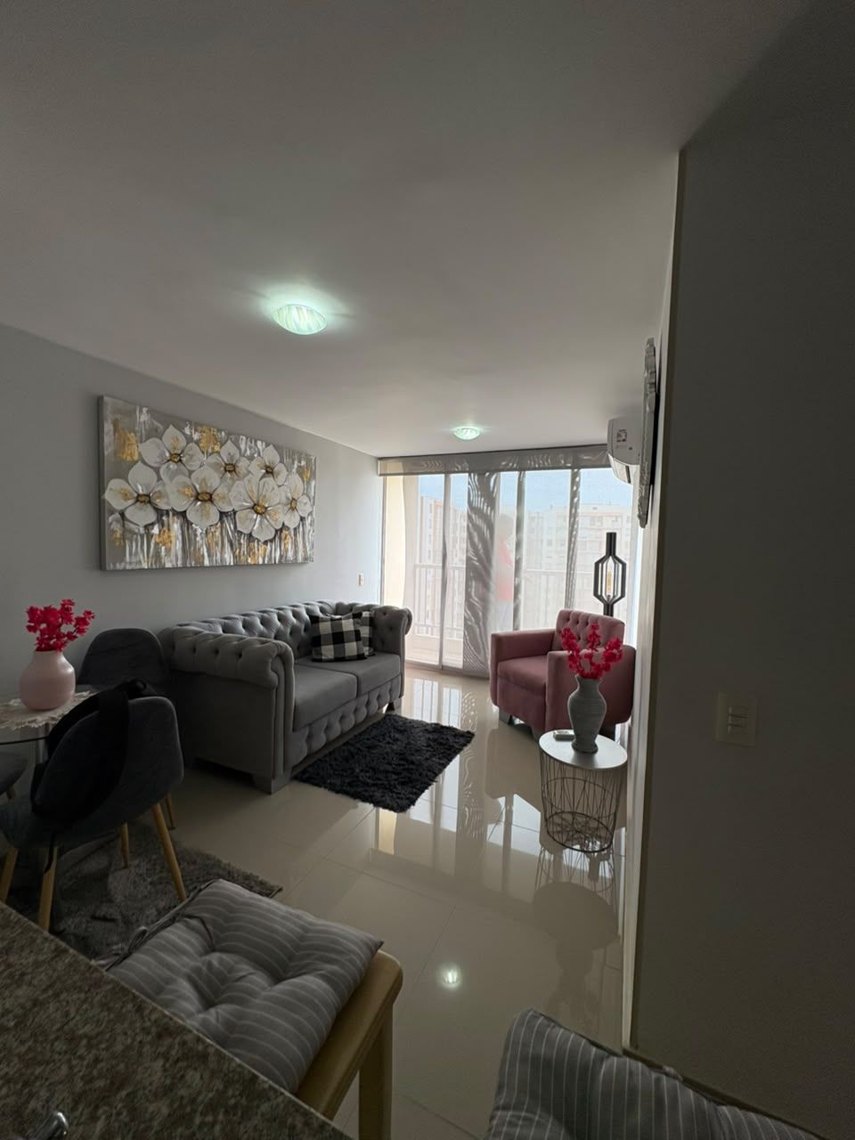 Apartamento en arriendo Atlántico Barranquilla Cr Madeira 66 m2 Habitaciones 3 Baños 2 Garajes 1 Precio $2800000
