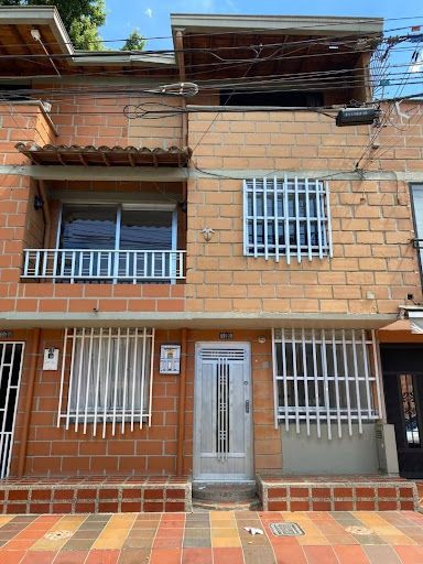 Casa en venta Antioquia Itagüí El Rosario 139 m2 Habitaciones 3 Baños 4 Garajes 0 Precio $460000000