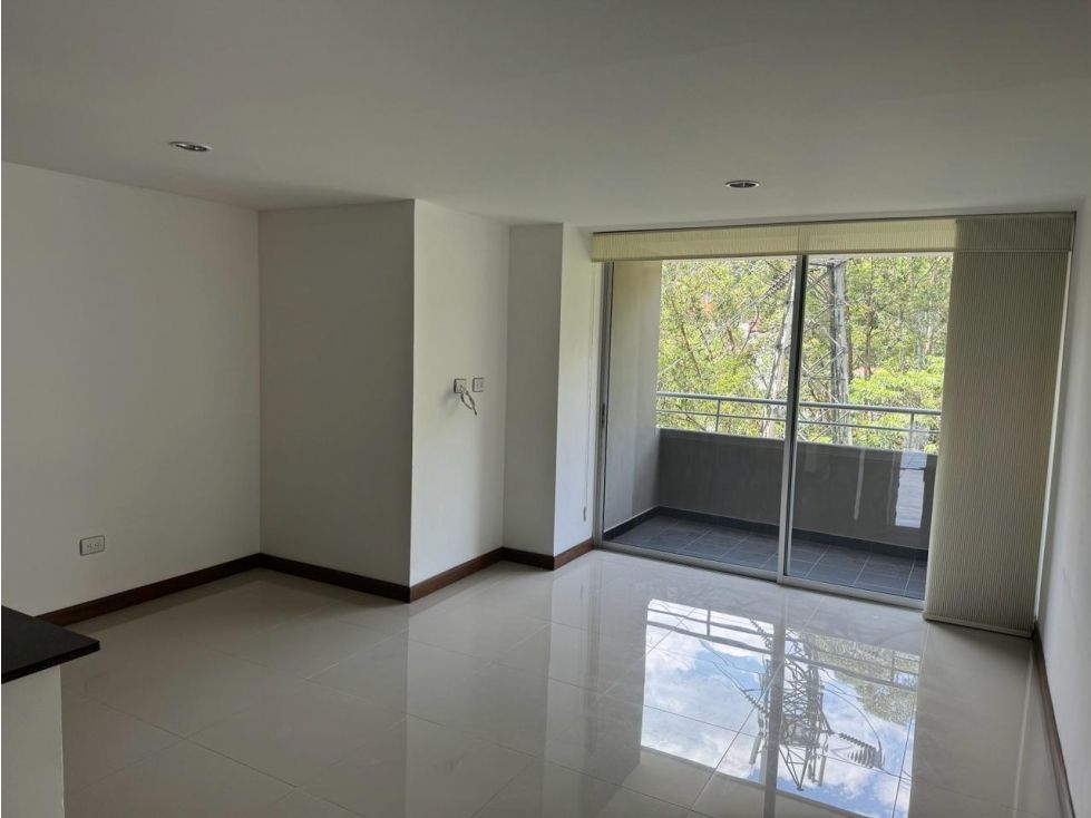 Apartamento en arriendo Antioquia Medellín Asomadera No2 70 m2 Habitaciones 2 Baños 2 Garajes 1 Precio $3500000