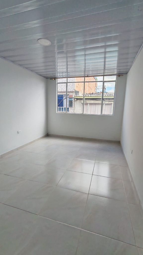 Apartamento en arriendo Cundinamarca Bogotá Ub Catalina 0 m2 Habitaciones 3 Baños 1 Garajes 0 Precio $1400000