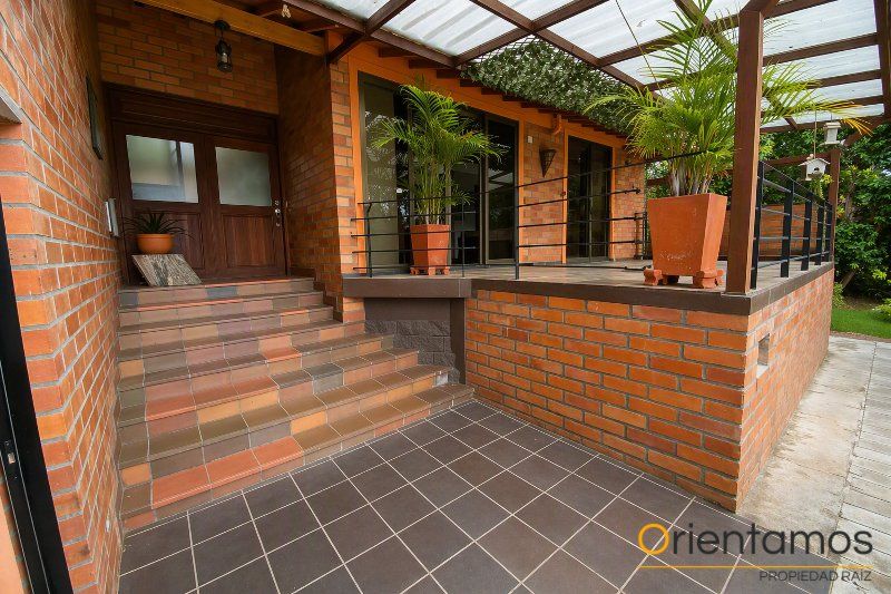 Finca en arriendo Antioquia Rionegro Centro 1340 m2 Habitaciones 3 Baños 4 Garajes 2 Precio $11500000