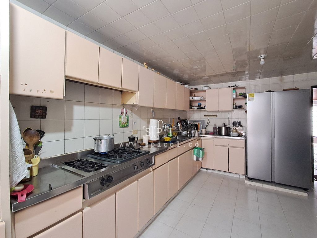 Casa en venta Cundinamarca Bogotá El Salitre 300 m2 Habitaciones 3 Baños 3 Garajes 3 Precio $1750000000