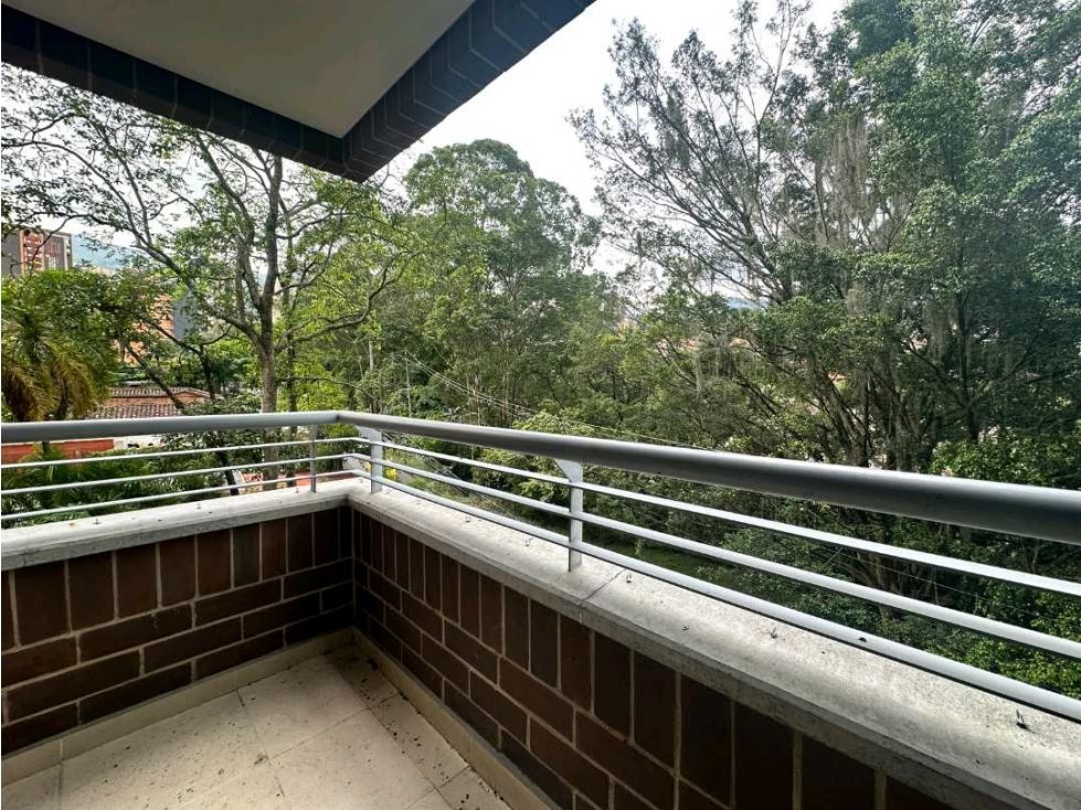 Apartamento en arriendo Antioquia Envigado Zona Centro 70 m2 Habitaciones 2 Baños 2 Garajes 2 Precio $4000000