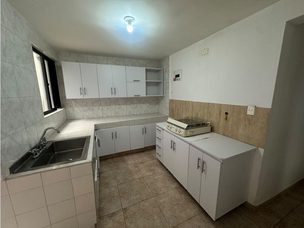 Apartamento en arriendo Antioquia Medellín Florida Nueva 70 m2 Habitaciones 2 Baños 2 Garajes 0 Precio $2100000