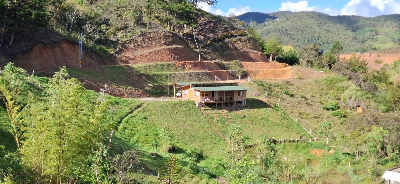 Finca en venta Antioquia San Vicente San Vicente 80 m2 Habitaciones 3 Baños 2 Garajes 2 Precio $450000000