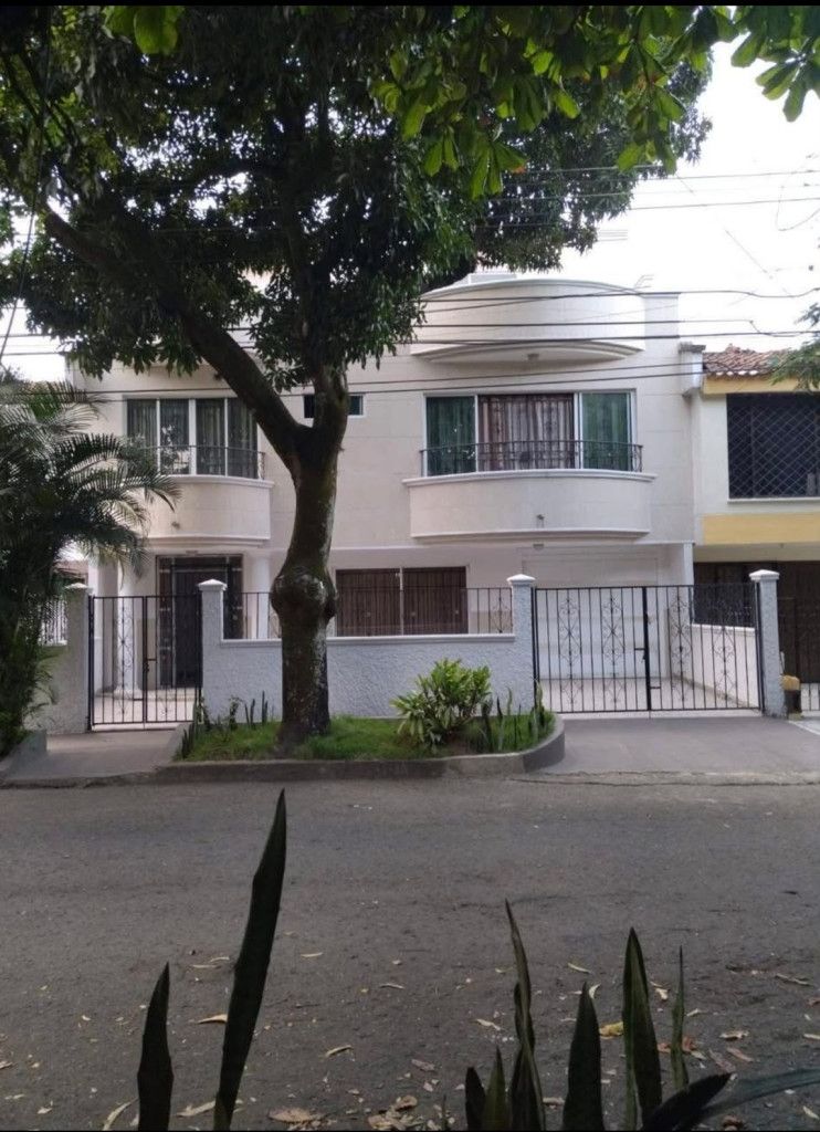 Casa en arriendo Valle Del Cauca Cali Ciudadela Pasoancho 331 m2 Habitaciones 5 Baños 6 Garajes 4 Precio $5500000