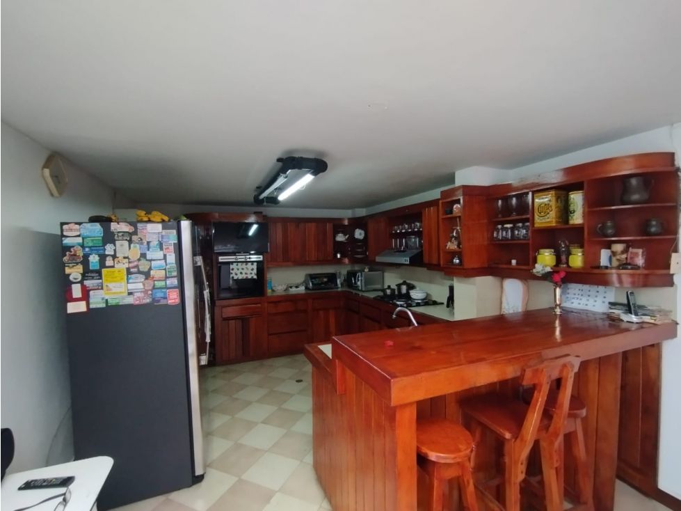 Casa en arriendo Antioquia Medellín Rosales 220 m2 Habitaciones 7 Baños 4 Garajes 1 Precio $8143000