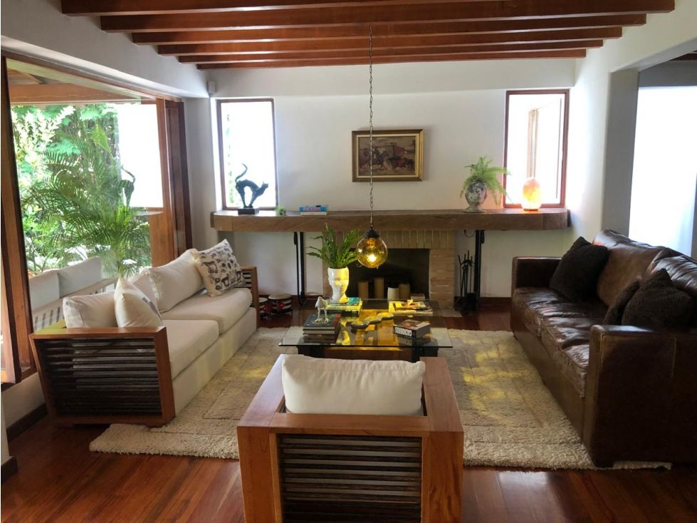 Casa en venta Antioquia Medellín La Avanzada 320 m2 Habitaciones 3 Baños 4 Garajes 4 Precio $3950000000