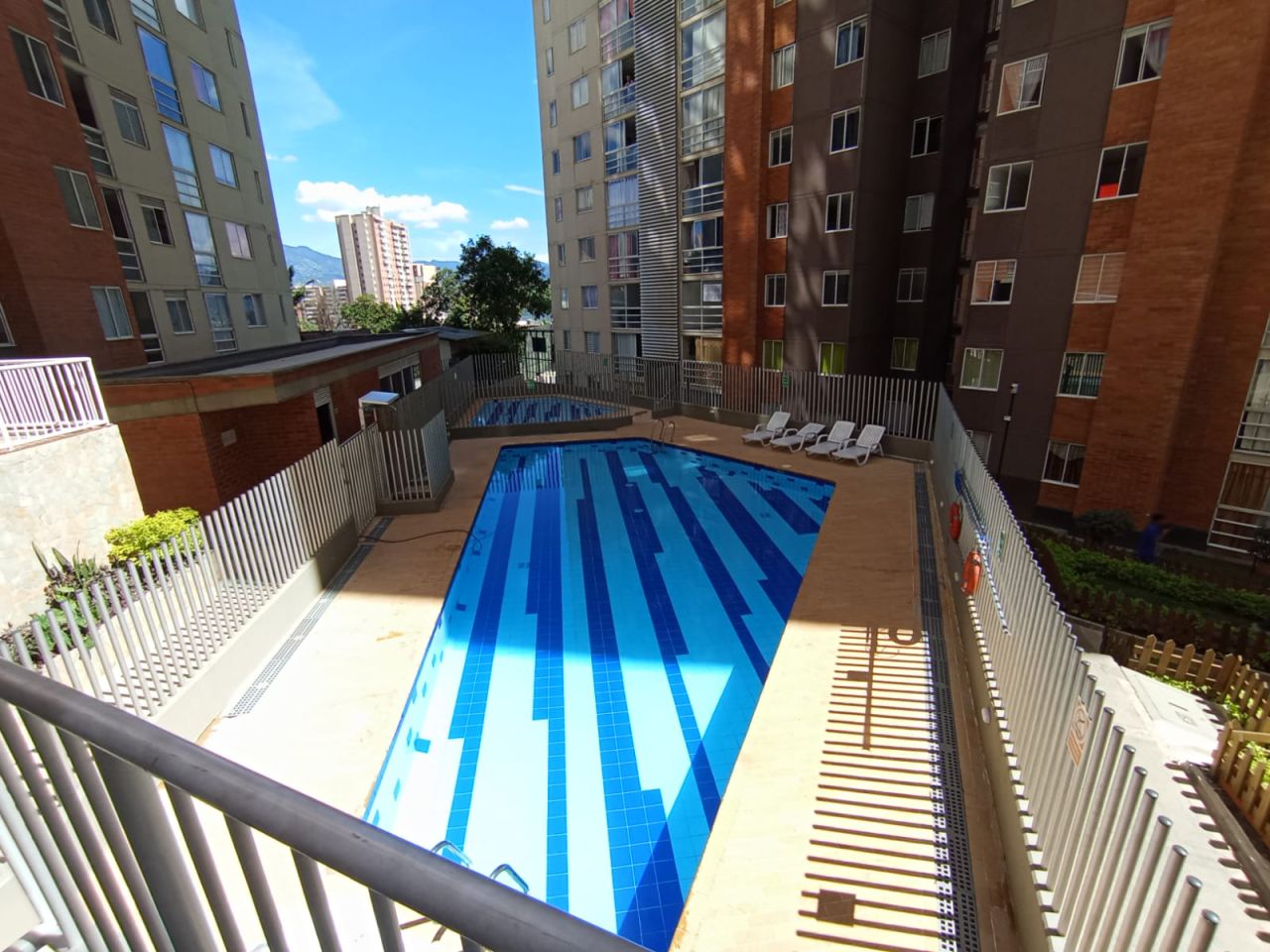 Apartamento en arriendo Antioquia Sabaneta Loma Del Barro 68 m2 Habitaciones 3 Baños 2 Garajes 0 Precio $1800000