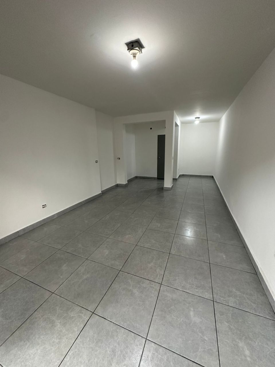 Local Comercial en arriendo Antioquia Medellín Calle Nueva 25 m2 Habitaciones 0 Baños 1 Garajes 0 Precio $2200000