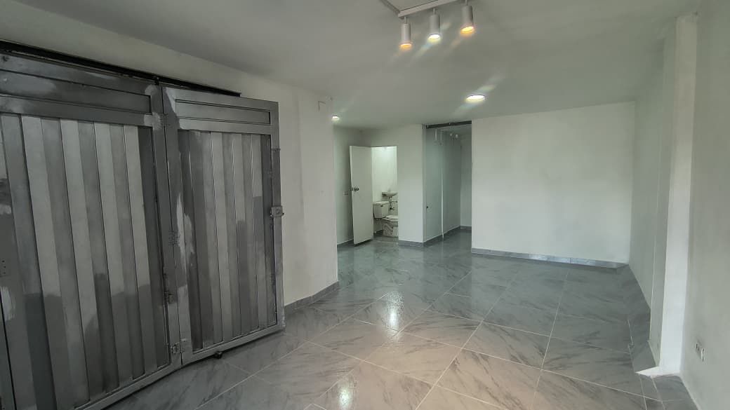 Local en arriendo Antioquia Medellín Urbanizacion Manesa 100 m2 Habitaciones 0 Baños 1 Garajes 0 Precio $3700000