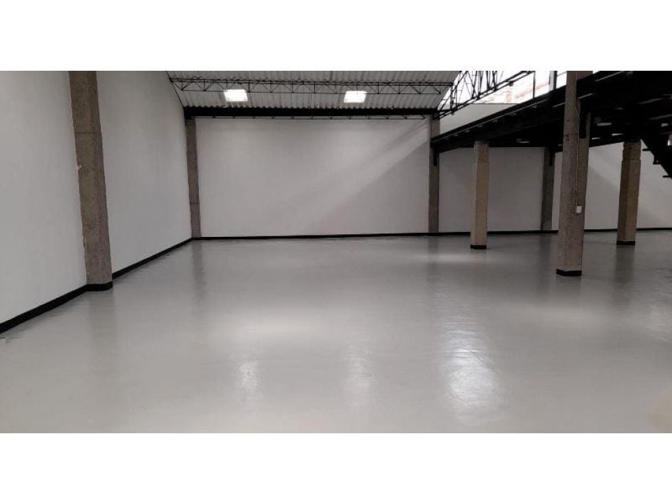 Bodega en arriendo Antioquia Medellín Fatima 430 m2 Habitaciones 0 Baños 2 Garajes 0 Precio $13500000