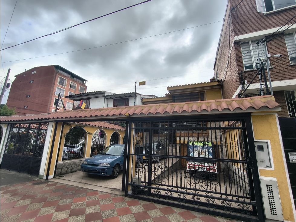 Casa en venta Cundinamarca Bogotá Santa Cecilia 196 m2 Habitaciones 4 Baños 6 Garajes 6 Precio $1500000000