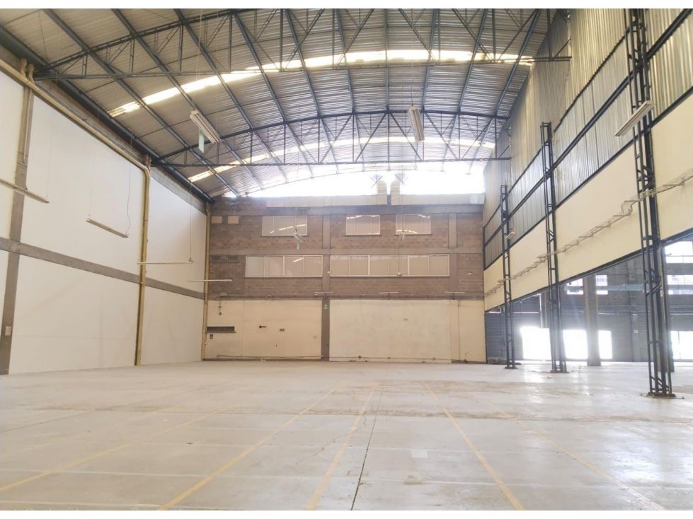 Bodega en arriendo Antioquia Itagüí Itagüí 1560 m2 Habitaciones 0 Baños 3 Garajes 1 Precio $56160000