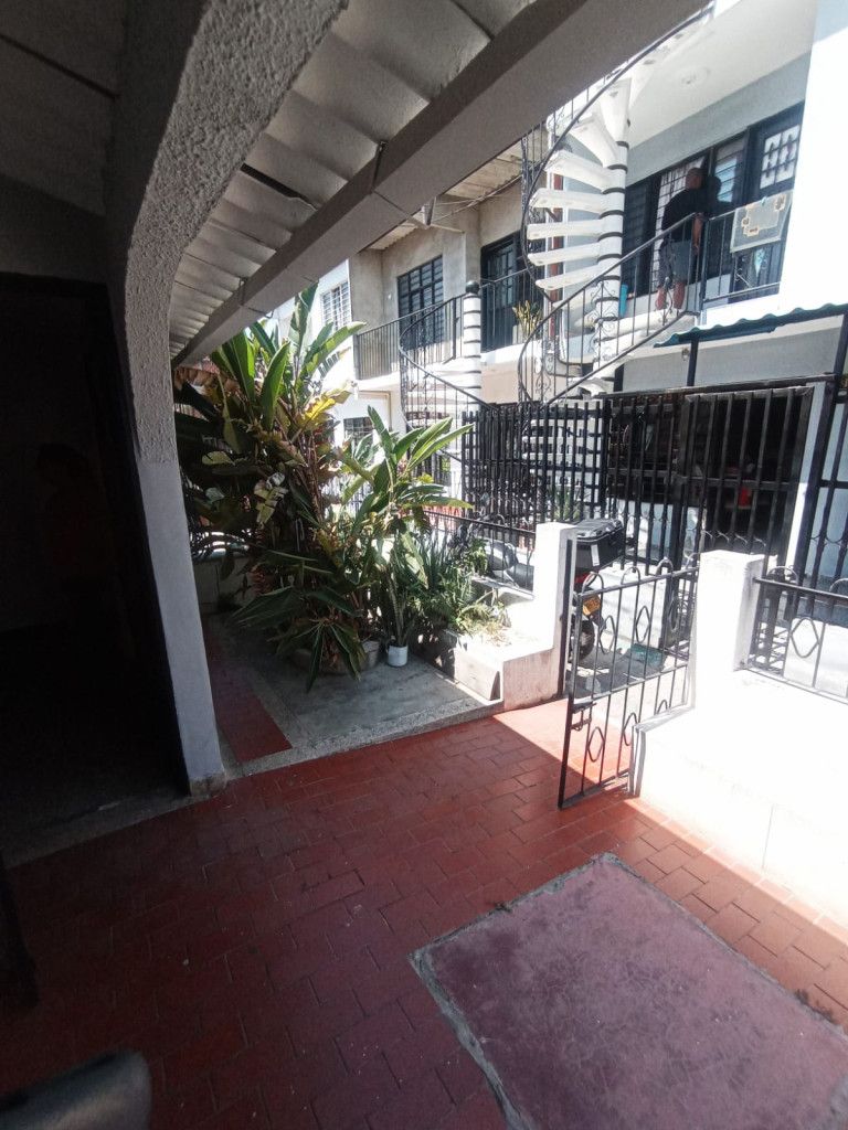 Casa en venta Valle Del Cauca Cali Ciudadela Floralia 125 m2 Habitaciones 5 Baños 2 Garajes 0 Precio $200000000
