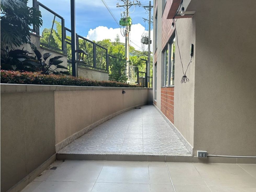Apartamento en arriendo Antioquia Envigado El Esmeraldal 86 m2 Habitaciones 3 Baños 2 Garajes 1 Precio $3700000