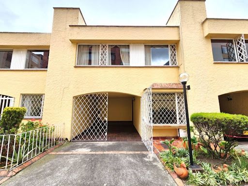 Casa en venta Cundinamarca Bogotá Los Cedritos 179 m2 Habitaciones 3 Baños 4 Garajes 2 Precio $750000000
