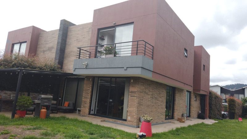 Casa en venta Cundinamarca Cajicá Br La Enramada 218 m2 Habitaciones 3 Baños 5 Garajes 3 Precio $1280000000