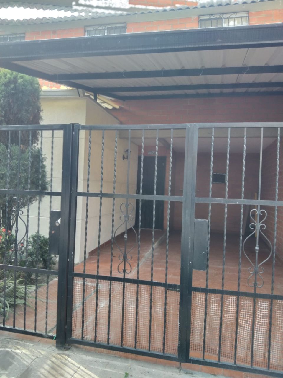 Casa en arriendo Valle Del Cauca Cali Lili 95 m2 Habitaciones 3 Baños 3 Garajes 2 Precio $1950000