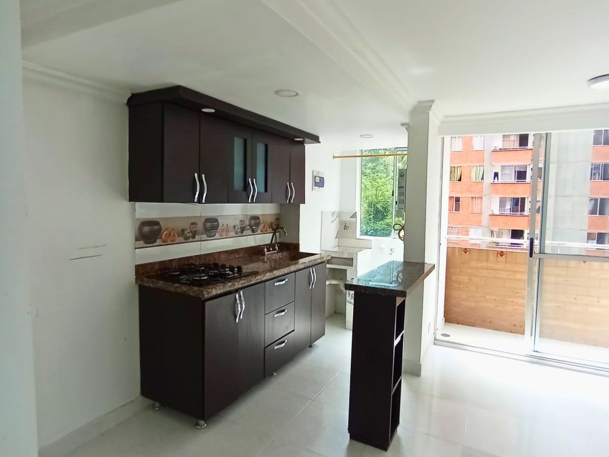 Apartamento en venta Antioquia Medellín Manrique Central No2 184 m2 Habitaciones 2 Baños 1 Garajes 0 Precio $190000000