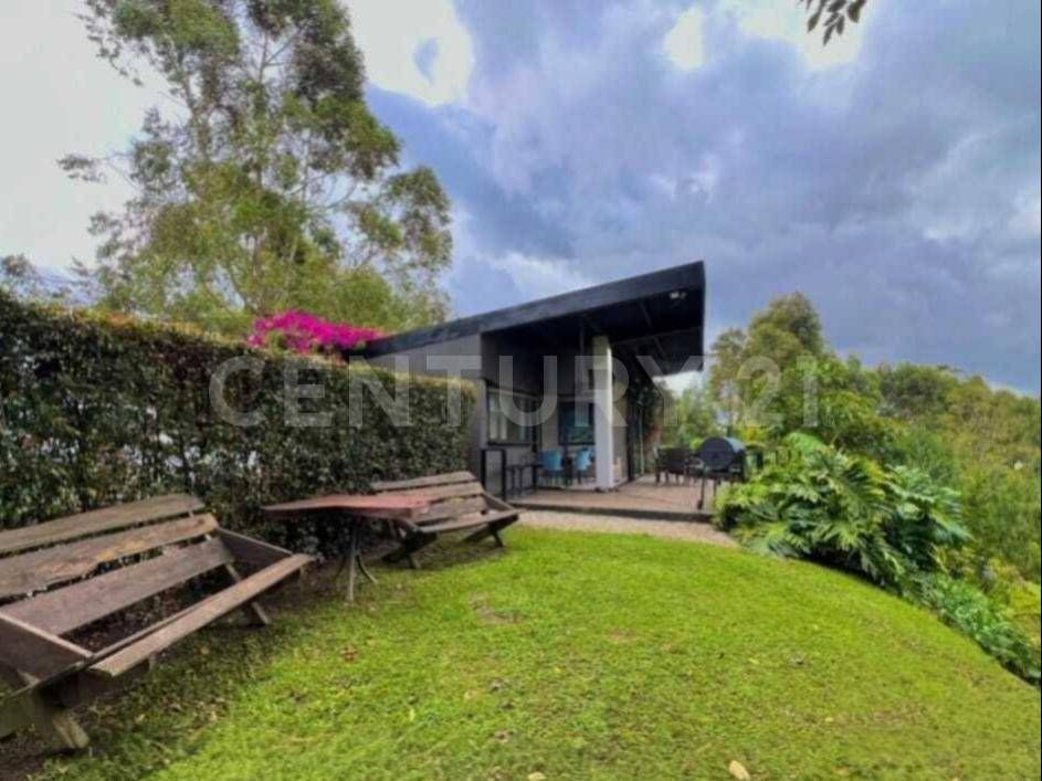 Casa en venta Antioquia Marinilla Bellavista 245 m2 Habitaciones 3 Baños 3 Garajes 8 Precio $1400000000