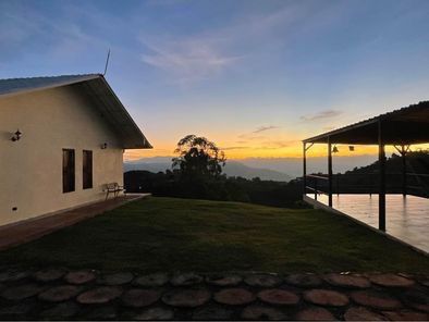 Finca en venta Antioquia Jericó Jericó 300 m2 Habitaciones 3 Baños 3 Garajes 7 Precio $990000000