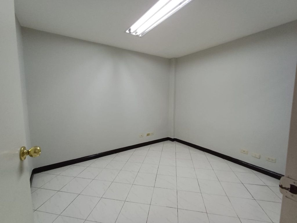 Oficina en venta Antioquia Medellín Laureles 0 m2 Habitaciones 0 Baños 3 Garajes 0 Precio $550000000