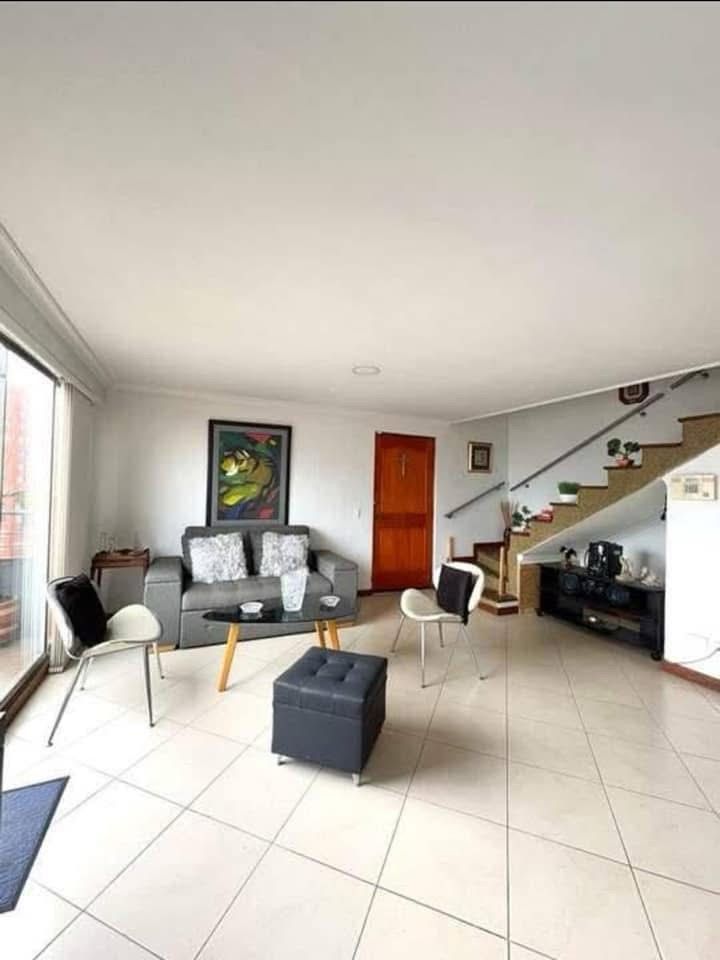 Apartamento en venta Antioquia Medellín Loma De Los Bernal 93 m2 Habitaciones 3 Baños 2 Garajes 1 Precio $590000000