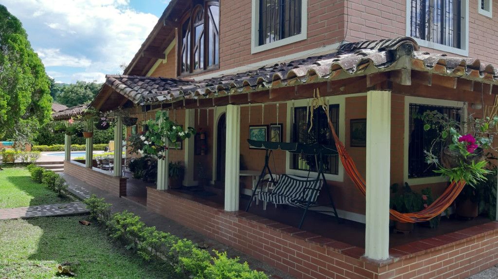 Finca en venta Antioquia San Jerónimo San Jerónimo 0 m2 Habitaciones 4 Baños 4 Garajes 3 Precio $2500000000