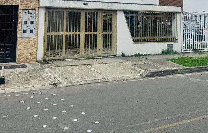 Casa en venta Cundinamarca Bogotá Santa Cecilia 320 m2 Habitaciones 5 Baños 3 Garajes 2 Precio $890000000