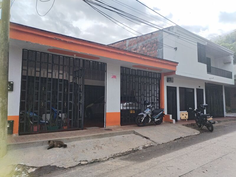 Casa en venta Caquetá Florencia Urbanizacion La Paz 160 m2 Habitaciones 4 Baños 2 Garajes 1 Precio $299999000