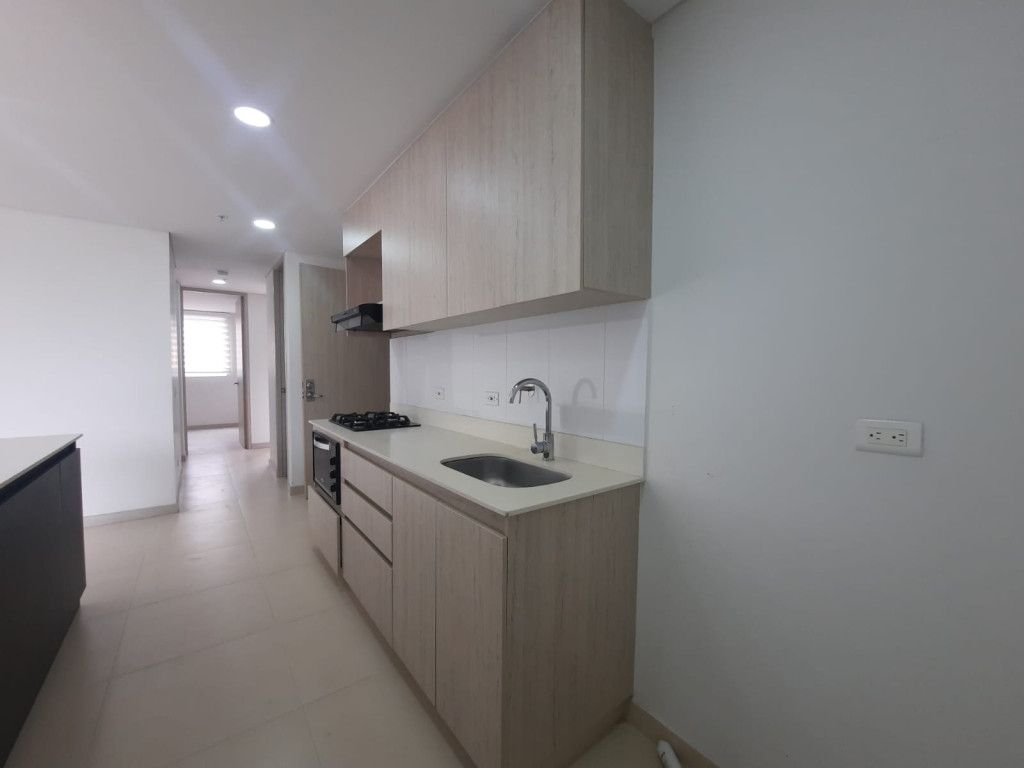 Apartamento en arriendo Antioquia Envigado Iriza 85 m2 Habitaciones 3 Baños 2 Garajes 2 Precio $4500000