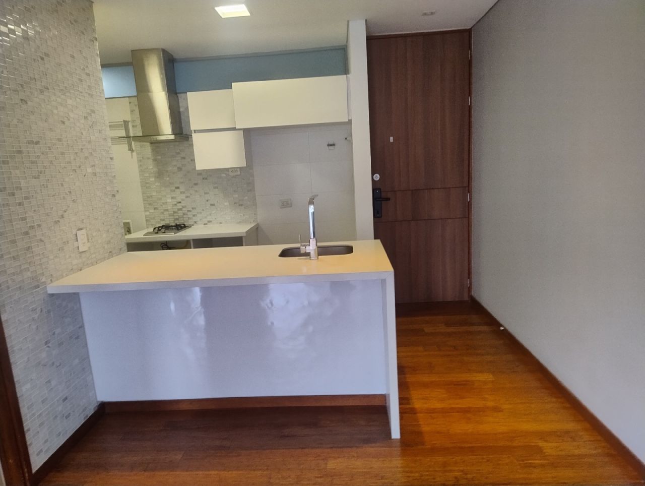 Apartaestudio en arriendo Antioquia Medellín Los Naranjos 70 m2 Habitaciones 1 Baños 2 Garajes 1 Precio $3700000