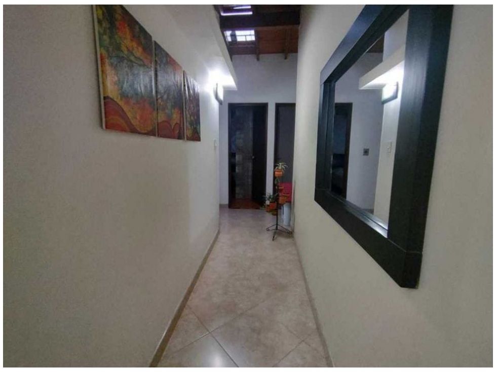Apartamento en arriendo o venta Antioquia Medellín Santa Teresita 180 m2 Habitaciones 5 Baños 4 Garajes 1 Precio venta $850000000 Precio arriendo $5480000