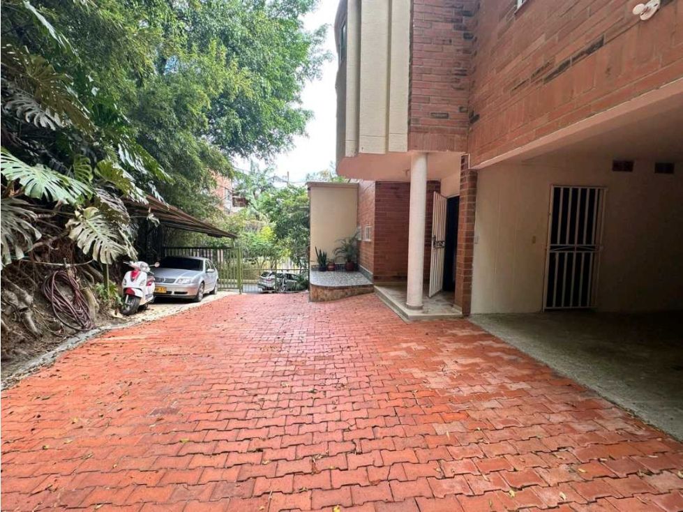 Apartamento en arriendo Antioquia Envigado Zona Centro 90 m2 Habitaciones 3 Baños 2 Garajes 1 Precio $4500000