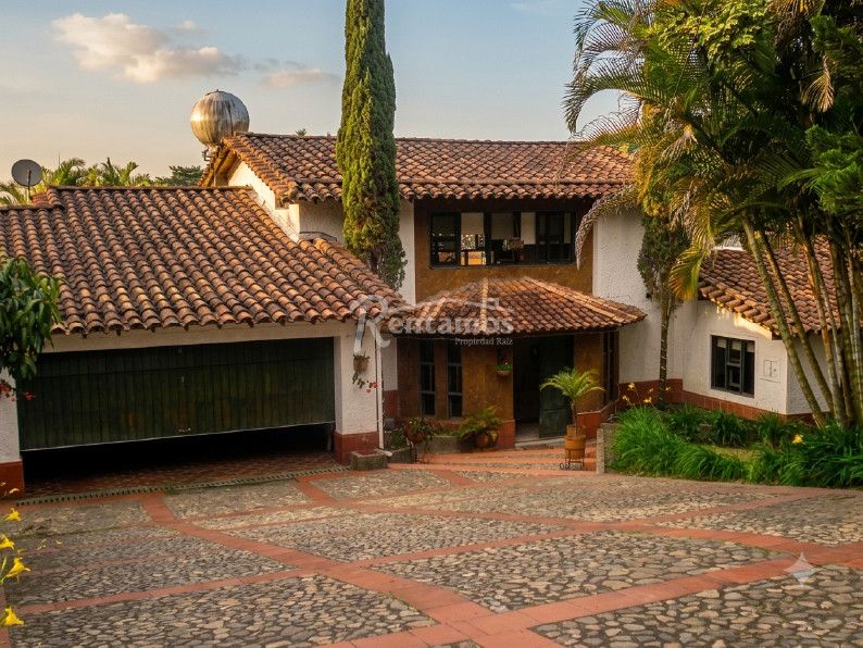 Casa en venta Antioquia Envigado El Chinguí 550 m2 Habitaciones 3 Baños 5 Garajes 5 Precio $3875000000