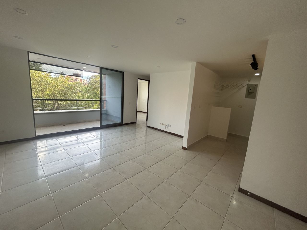 Apartamento en arriendo Antioquia Envigado Alcalá 70 m2 Habitaciones 2 Baños 2 Garajes 1 Precio $3500000