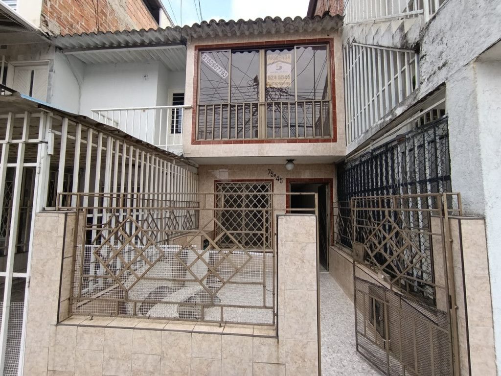 Casa en venta Valle Del Cauca Cali Brisas De Los Álamos 110 m2 Habitaciones 3 Baños 3 Garajes 0 Precio $285000000