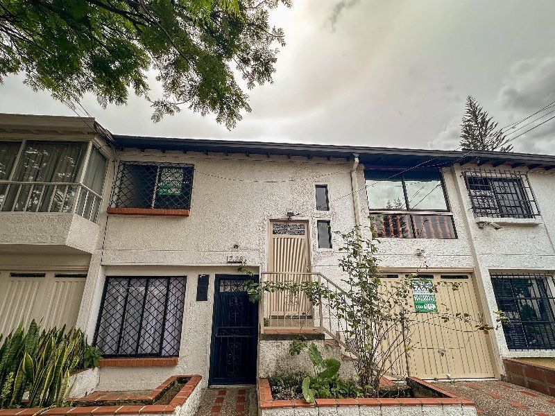 Apartamento en arriendo Antioquia Medellín La Gloria 70 m2 Habitaciones 3 Baños 1 Garajes 0 Precio $3000000
