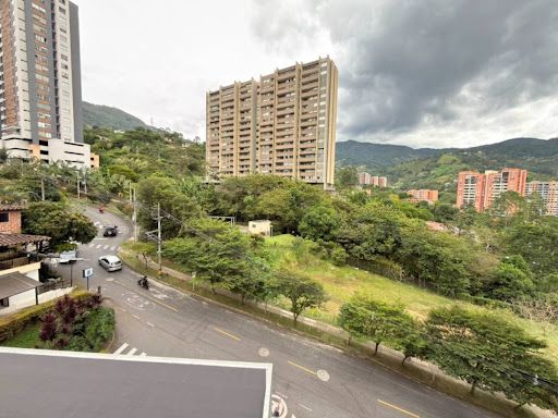 Apartamento en venta Antioquia Envigado El Chinguí 57 m2 Habitaciones 2 Baños 2 Garajes 1 Precio $495000000