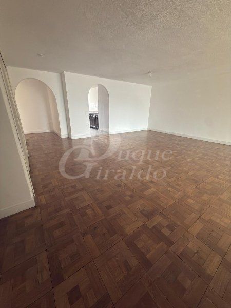 Apartamento en arriendo Antioquia Medellín Boston 157 m2 Habitaciones 3 Baños 3 Garajes 1 Precio $3300000
