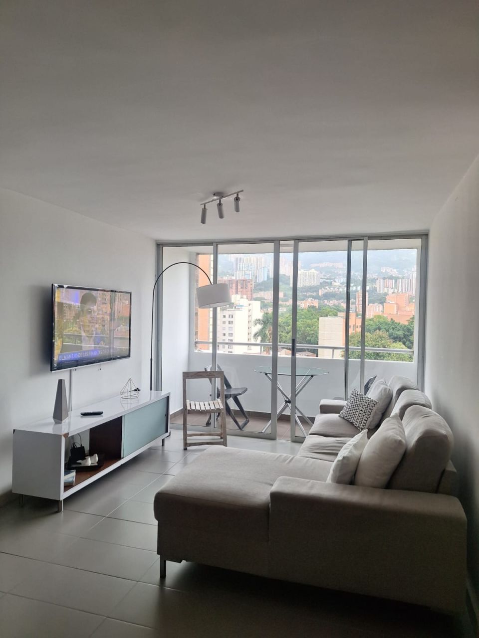 Apartamento en venta Antioquia Medellín La Floresta 53 m2 Habitaciones 2 Baños 2 Garajes 0 Precio $410000000