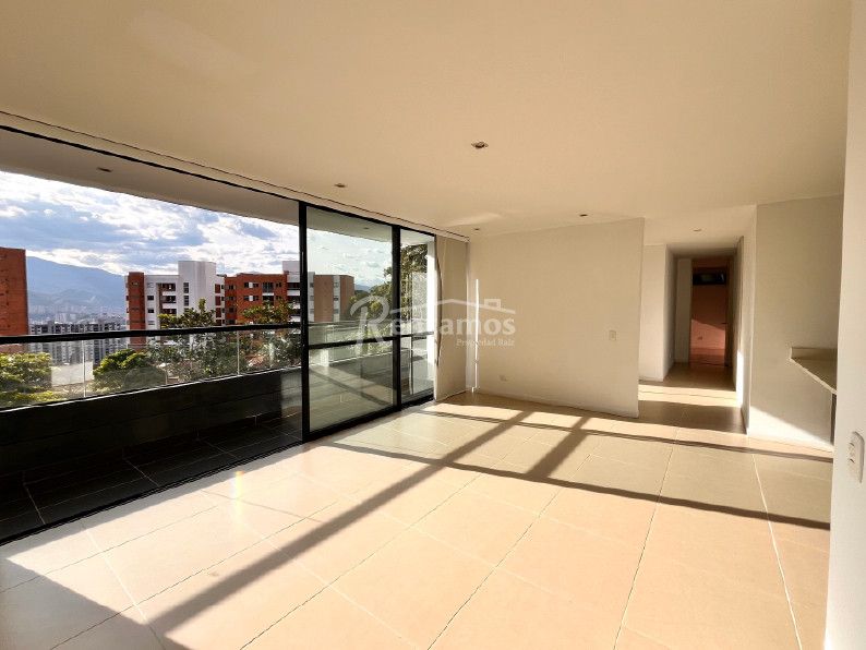 Apartamento en arriendo Antioquia Envigado Zúñiga 120 m2 Habitaciones 3 Baños 4 Garajes 2 Precio $5600000