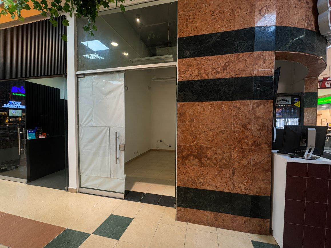 Local Comercial en arriendo Santander Floridablanca Cañaveral 12 m2 Habitaciones 1 Baños 0 Garajes 0 Precio $2150000