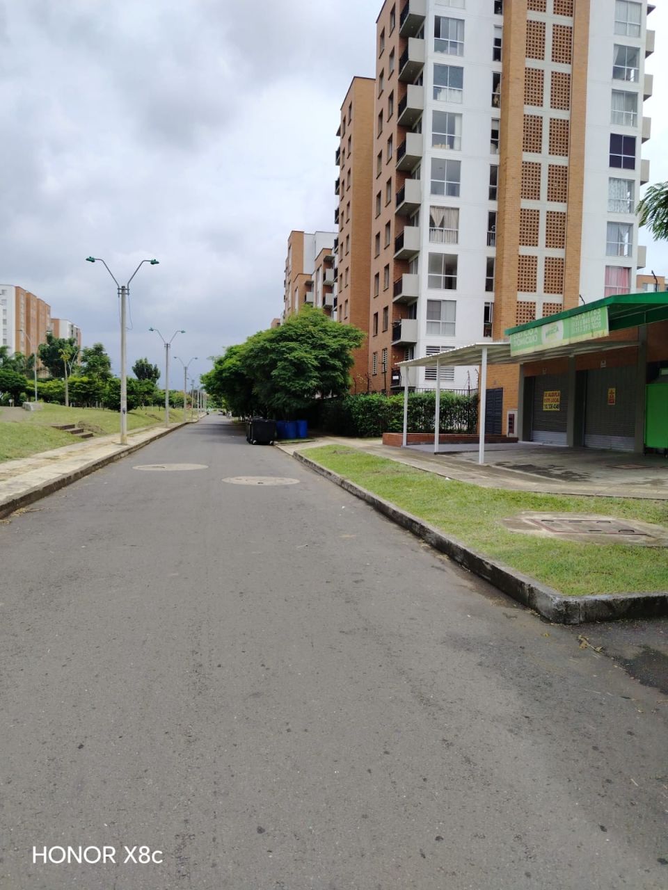 Local en arriendo Valle Del Cauca Cali Condominio Marfil 25 m2 Habitaciones 0 Baños 1 Garajes 0 Precio $3000000
